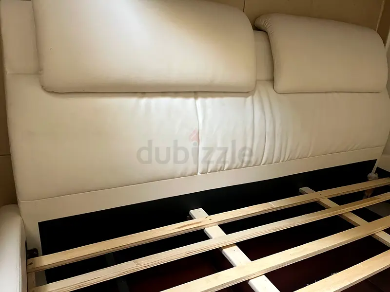 bed king size + mattress