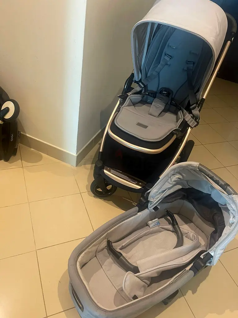 Mamas and Papas stroller and carry cot