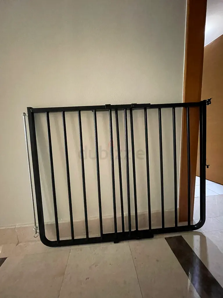 Staircase safe gates
