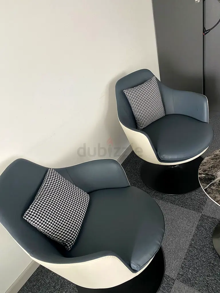 Sofa Chair I Small Couch I Good Condition I 70 OFF Discount