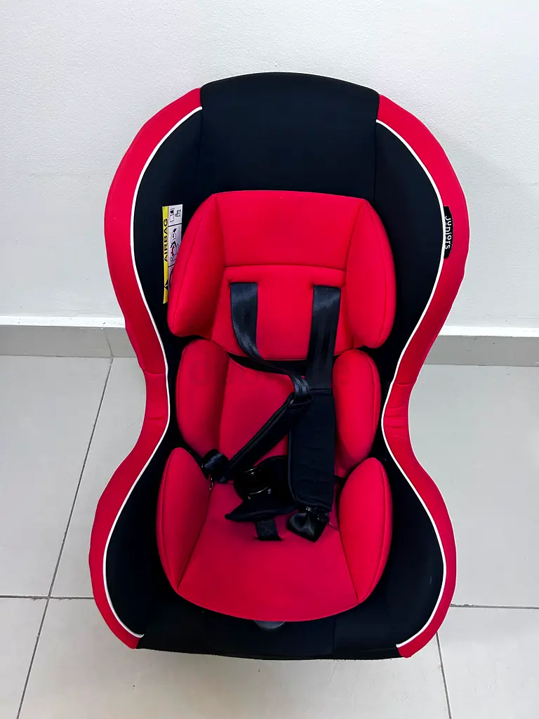 Juniors CAR SEAT FOR 05 years in perfect condition