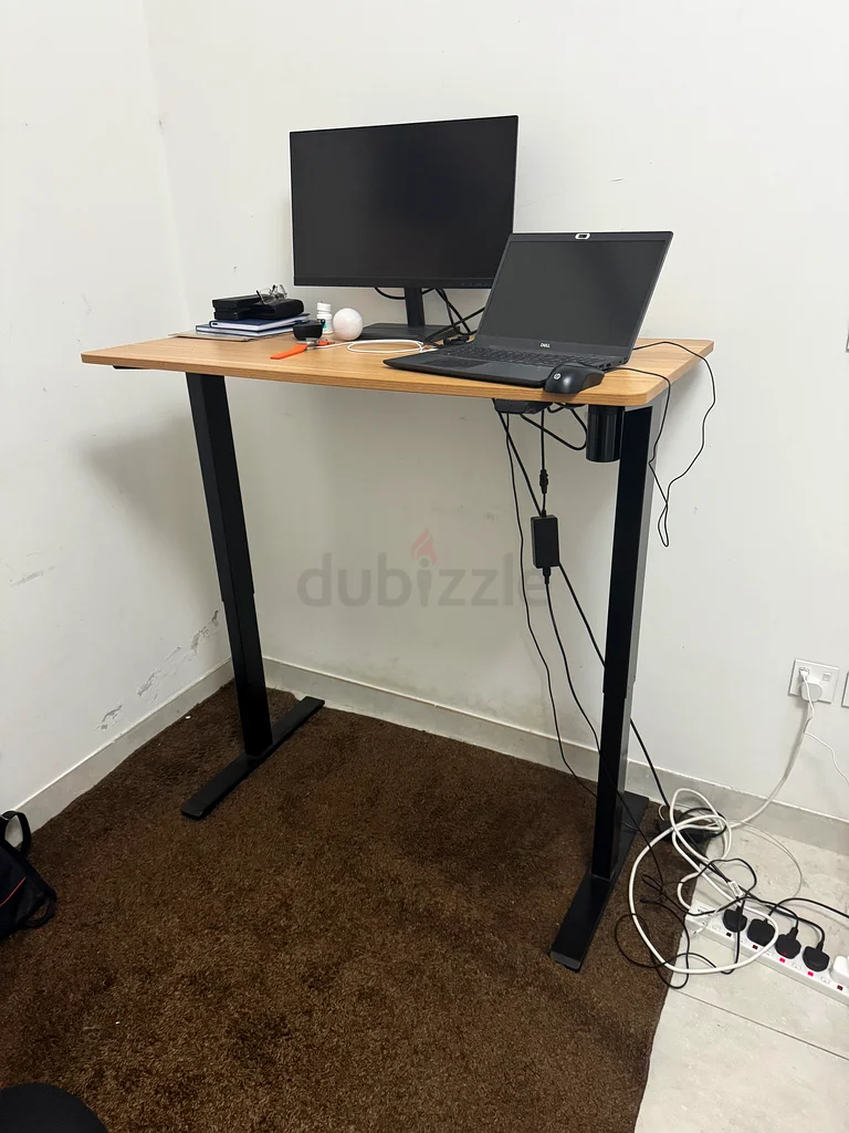 Height Adjustable Office Desk perfect for Home office