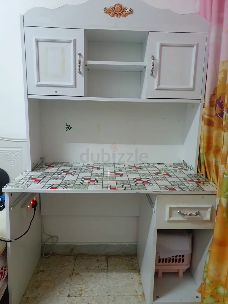 Study Table 3yr old from Home Box