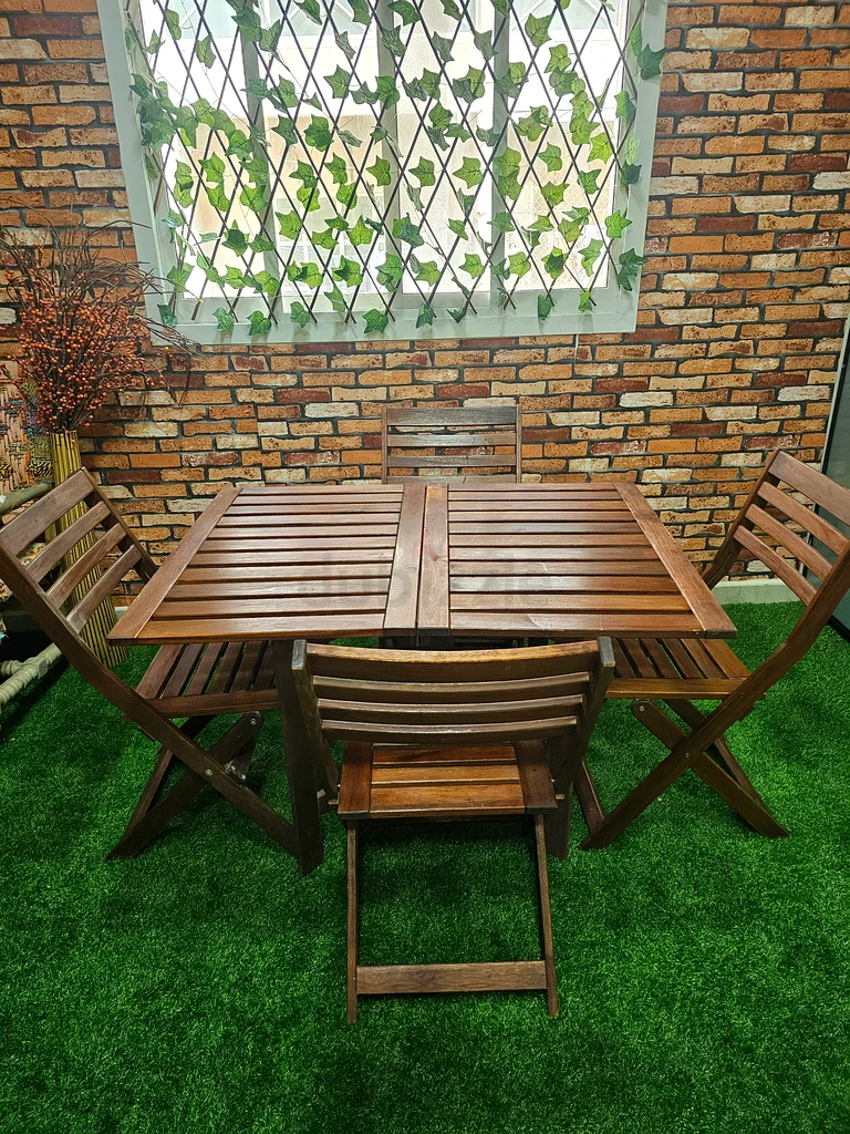 Ikea folding garden chairs and table..fixed price..delivery possible