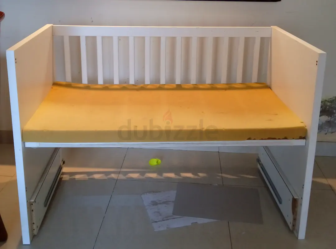 Baby crib for sale