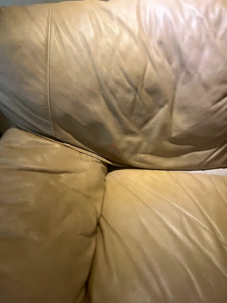 Amazing sofa, very comfortable beige couch