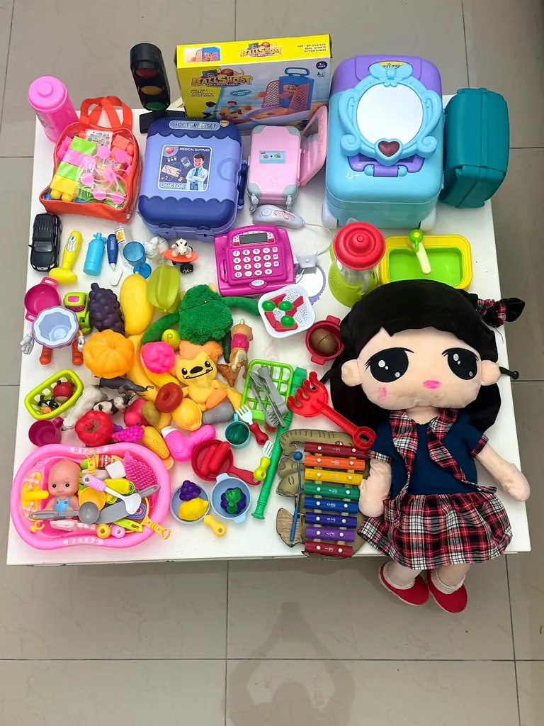 Toys age between 4 to 6