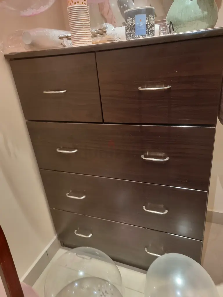 Chest of drawers at throw away price