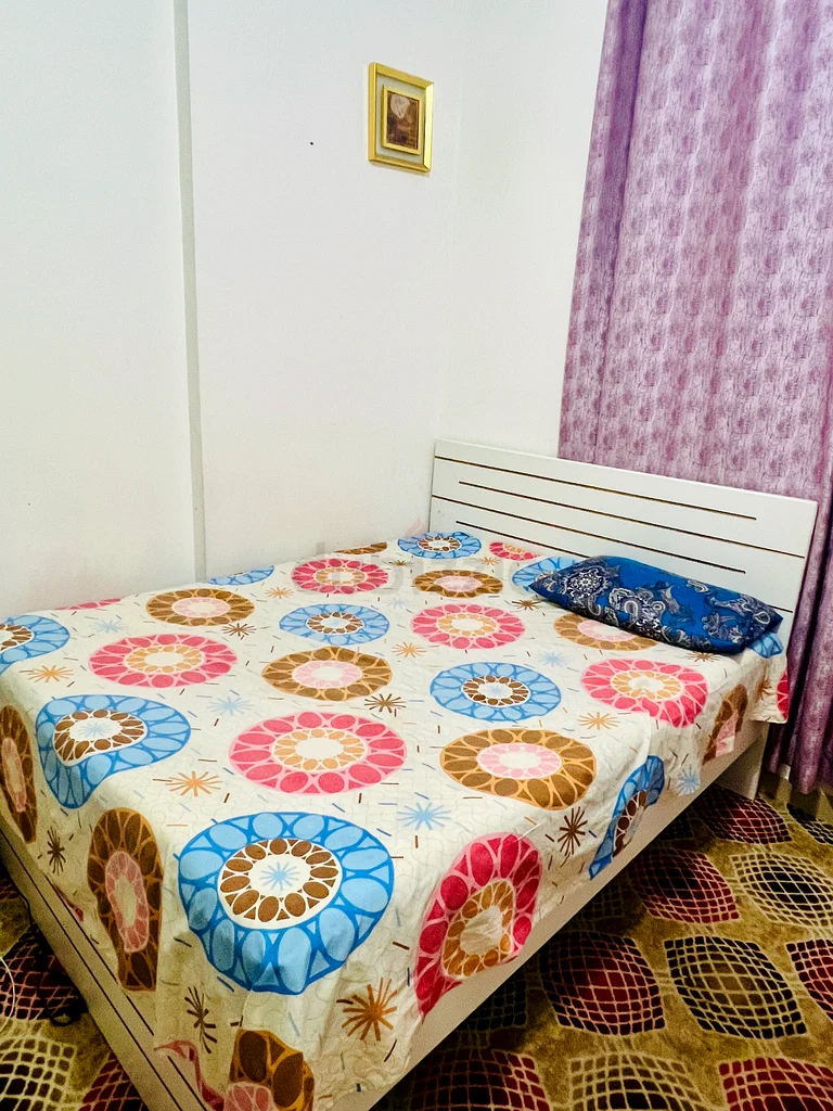 Queen size bed MDF 100 perfect condition with mattress