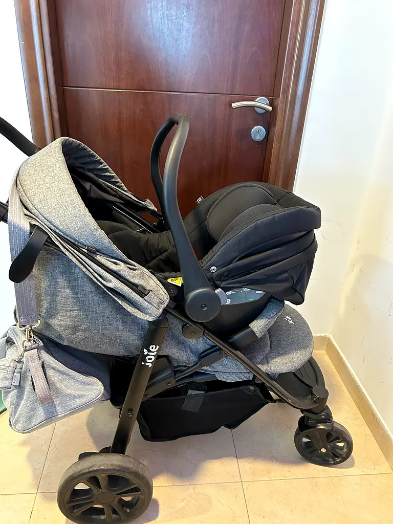 Joie infant carrier / car seat