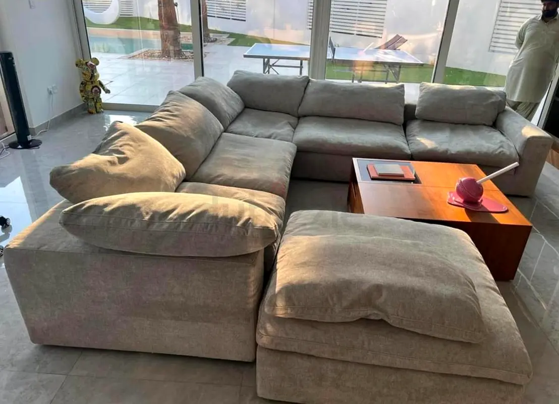 Huge sofa feather Filled from pan Emirates Pianca