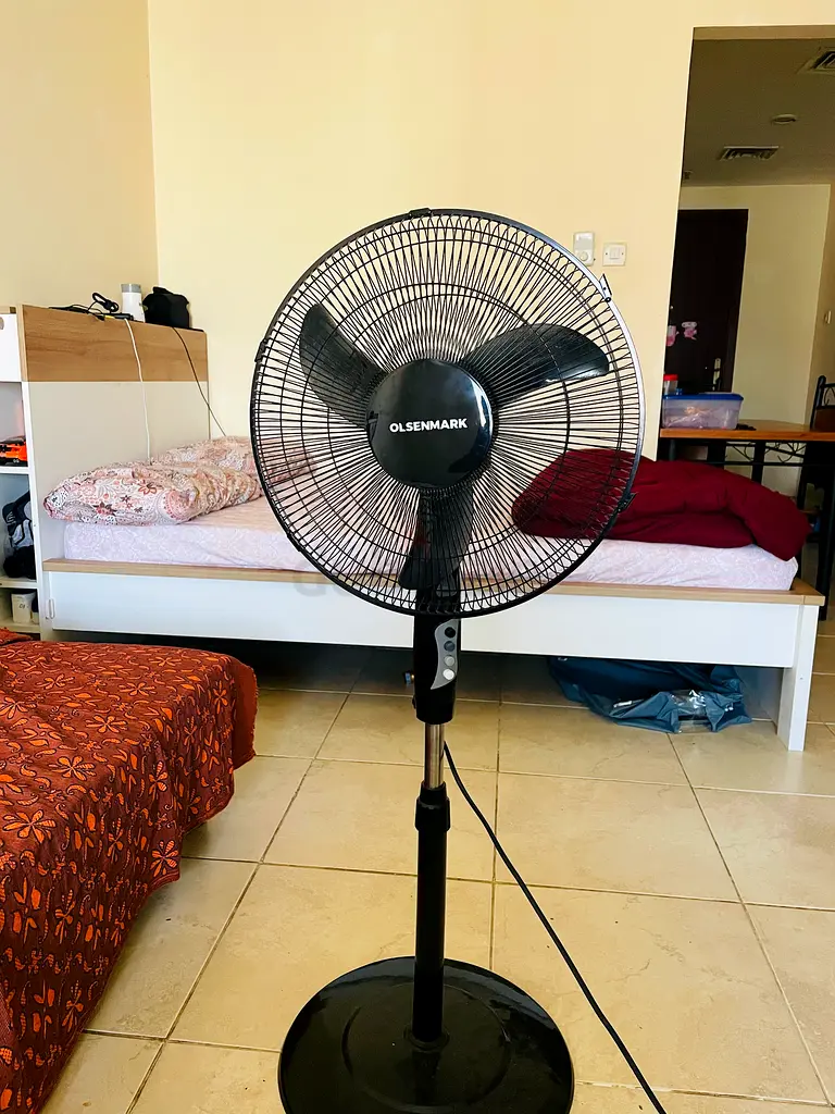 Stand fan olsenmark brand