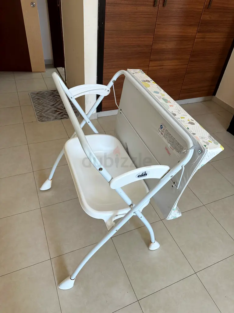 Changing Table / Bath Table