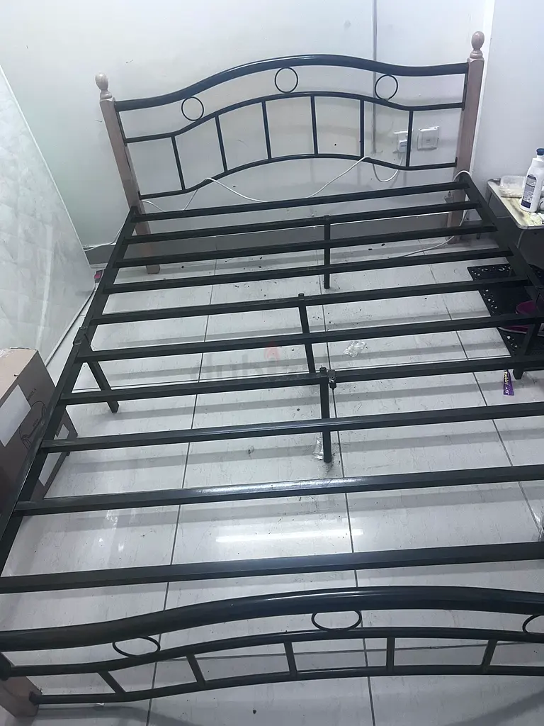 Queen size bed for sale with mattress